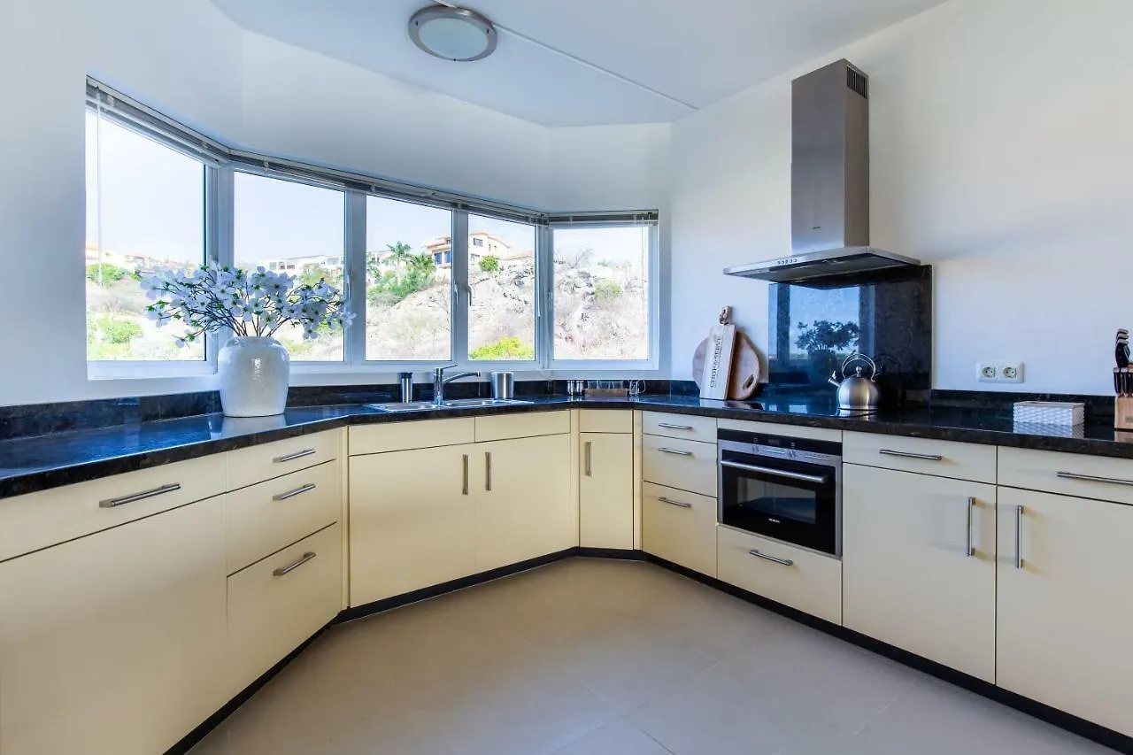 Apartment Fascinating Seaview Penthouse In Blue Bay Resort